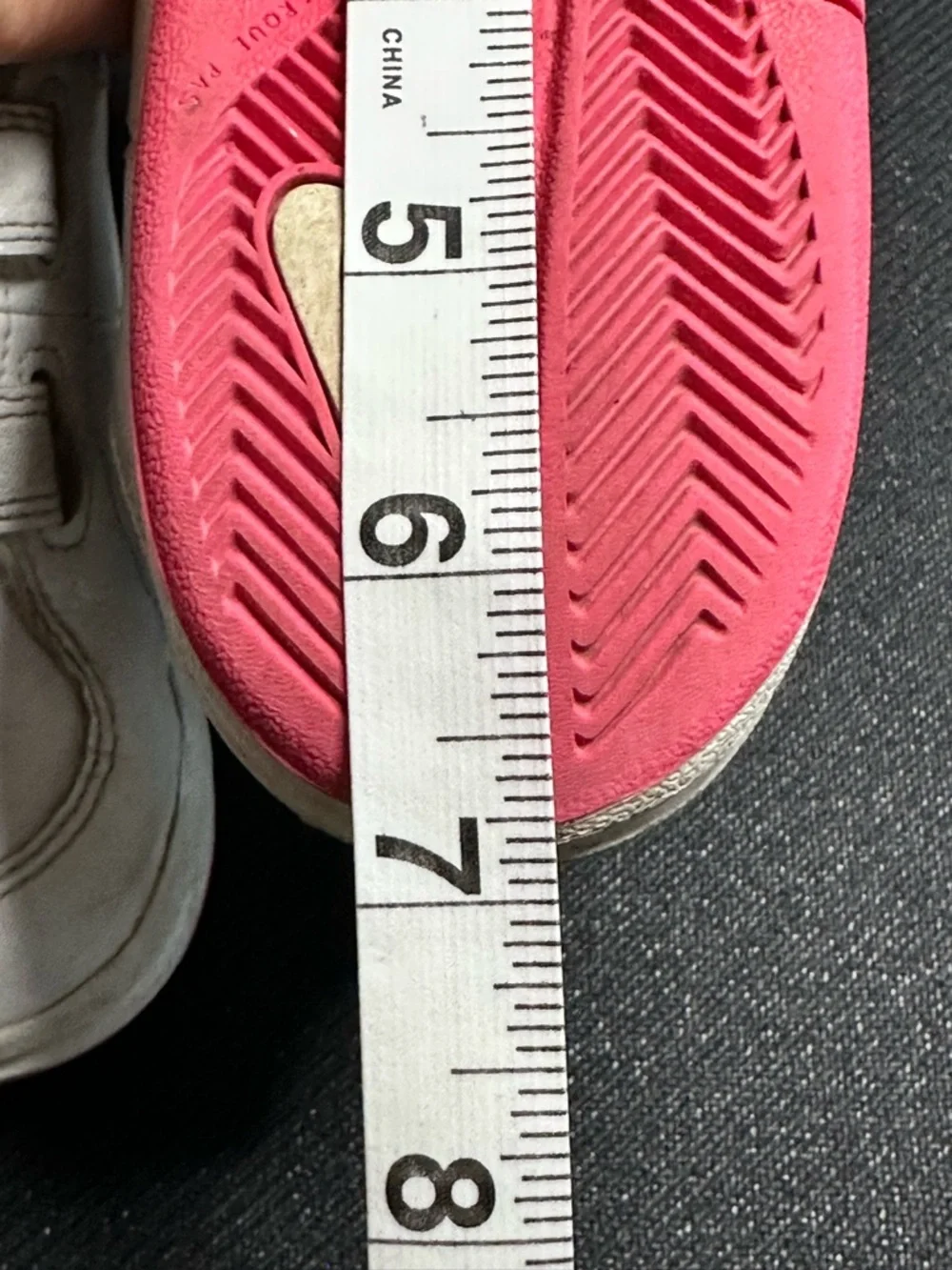 Nike Pico 4 TDV shoes in a white and pink - Sz 8C - Picture 8 of 8